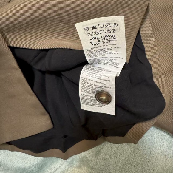 Reformation Lottie Vest Poppyseed - Picture 7 of 7